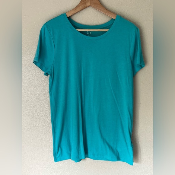 GAP Favorite Tee 2 for $22 ❇️ - Picture 1 of 4